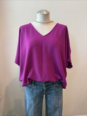Zenana Outfitters V-Neck Dolman Tunic in Magenta